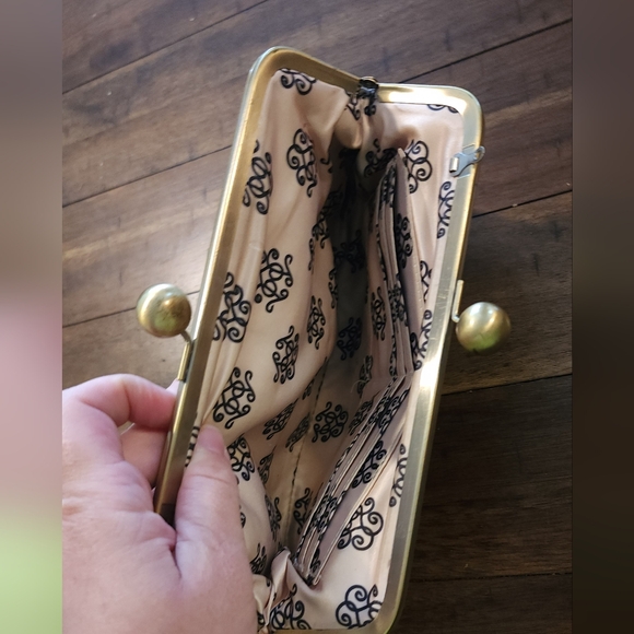Jessica Simpson snake skin design clutch - Picture 4 of 6